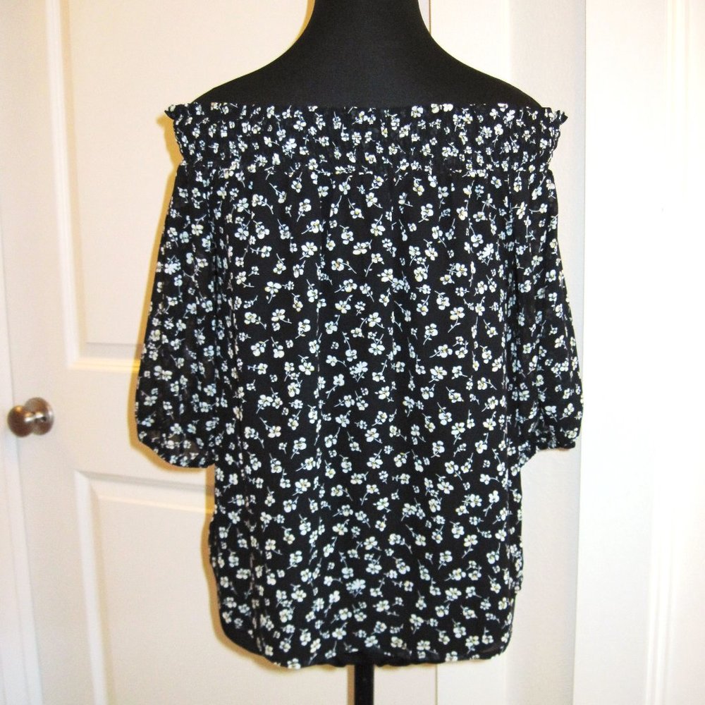 Pleione Off-the-Shoulder Smocked Blouse